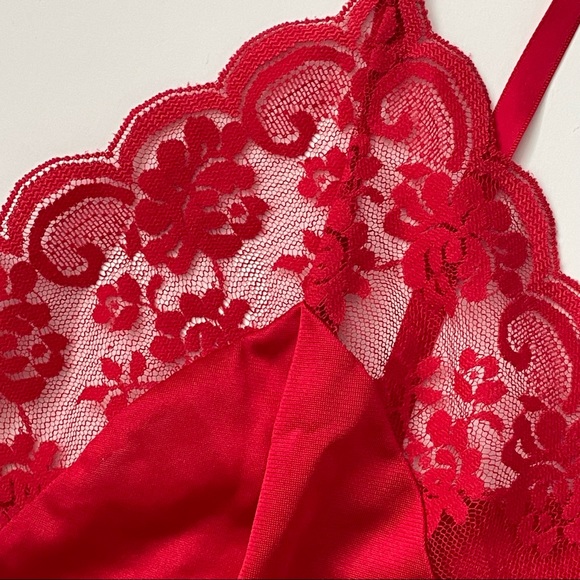 CHANTILLY Maidenform Red Silky Crop Camisole Sz 34 - Picture 2 of 6